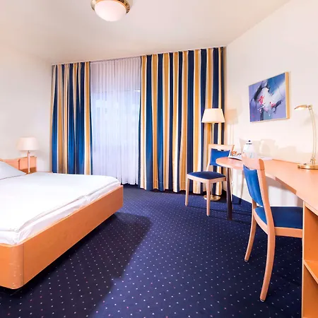 Hotel Tryp By Wyndham Aquamarin