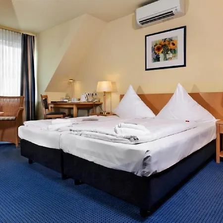 Tryp By Wyndham Aquamarin Hotel 3*